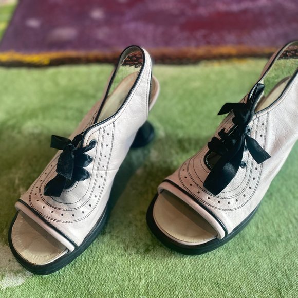 John Fluevog Womens Shoes - Picture 2 of 4